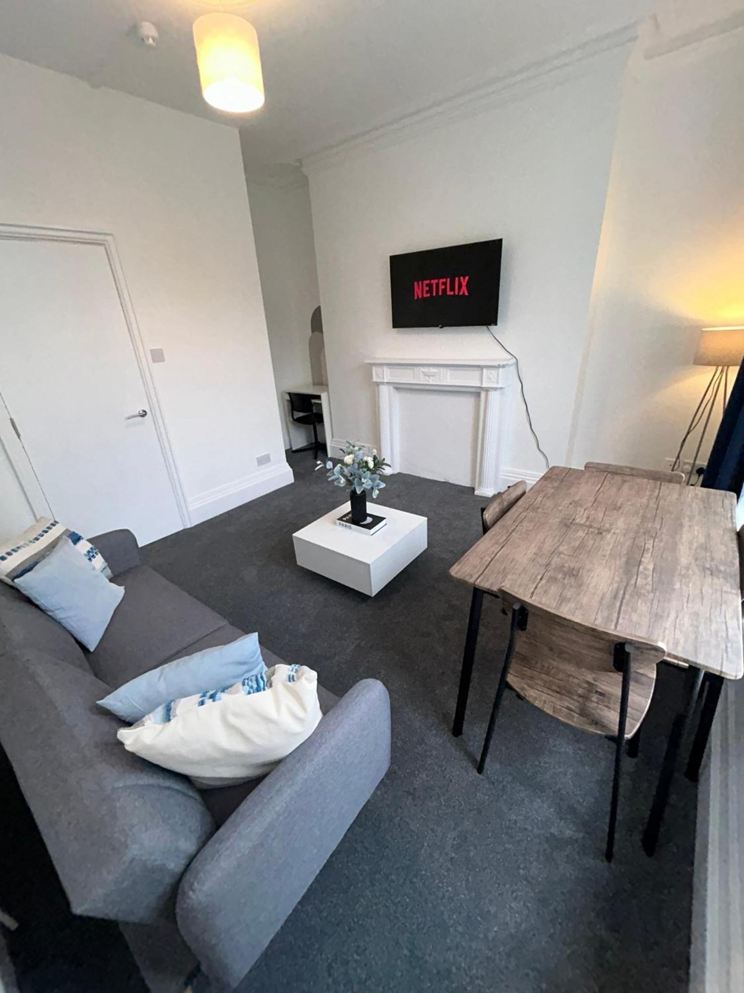 Brand New Modern Apartments Steps From Gloucester Quays Luaran gambar