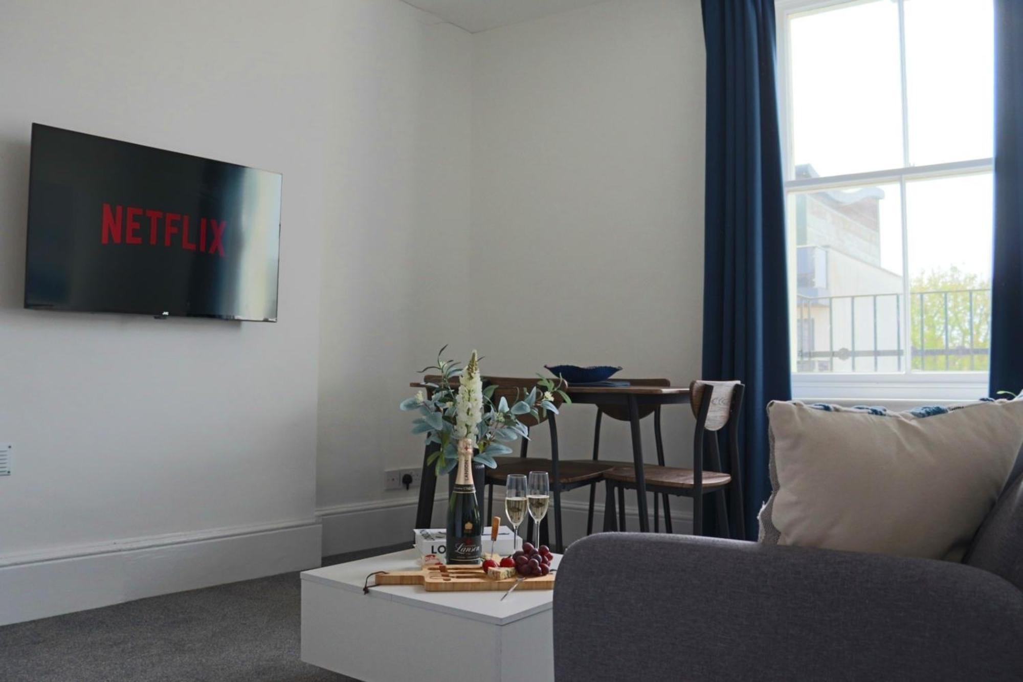 Brand New Modern Apartments Steps From Gloucester Quays Luaran gambar